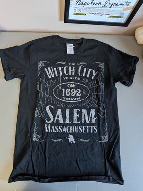 Gildan Black Salem Massachusetts Witch City Graphic Tee